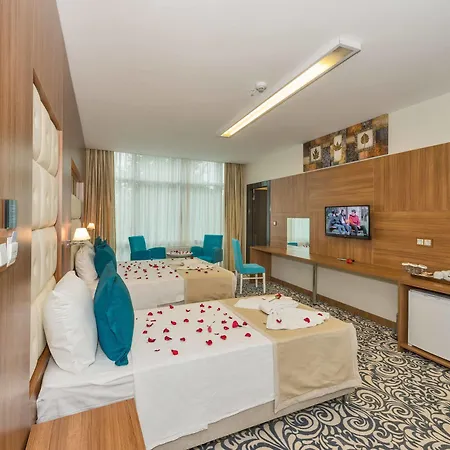 Business Life Gunesli 3*