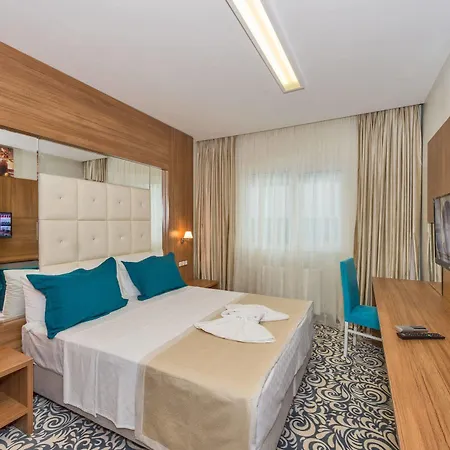 Business Life Gunesli 3*