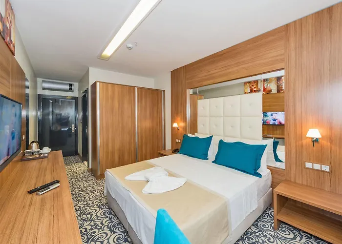 Hotel Business Life Gunesli 3*