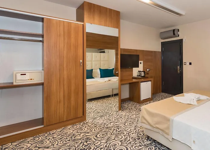 Business Life Gunesli Отель 3*