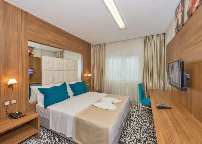 Business Life Gunesli 3*